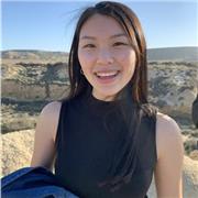 Tengo el C1 de Inglés y Francés y me estoy sacando el B1 de Chino. También puedo ayudar en otras materias de humanidades